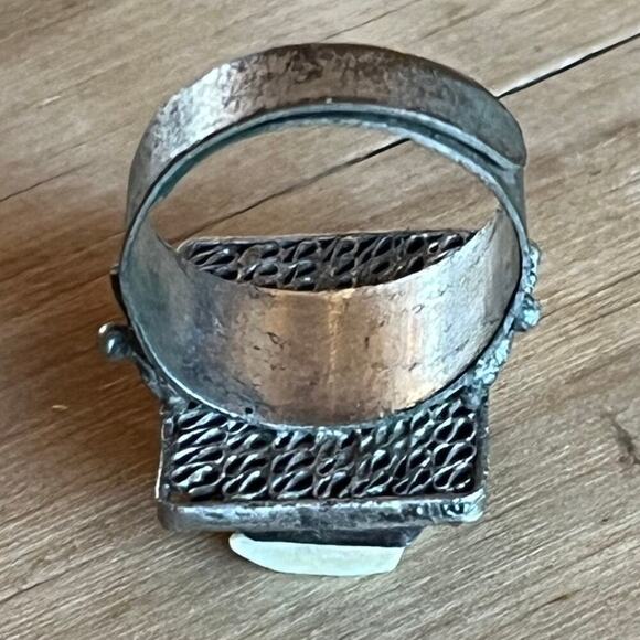 Vintage Metal Stone? Women's Ring. Chinese? Has great detail. - Picture 5 of 8